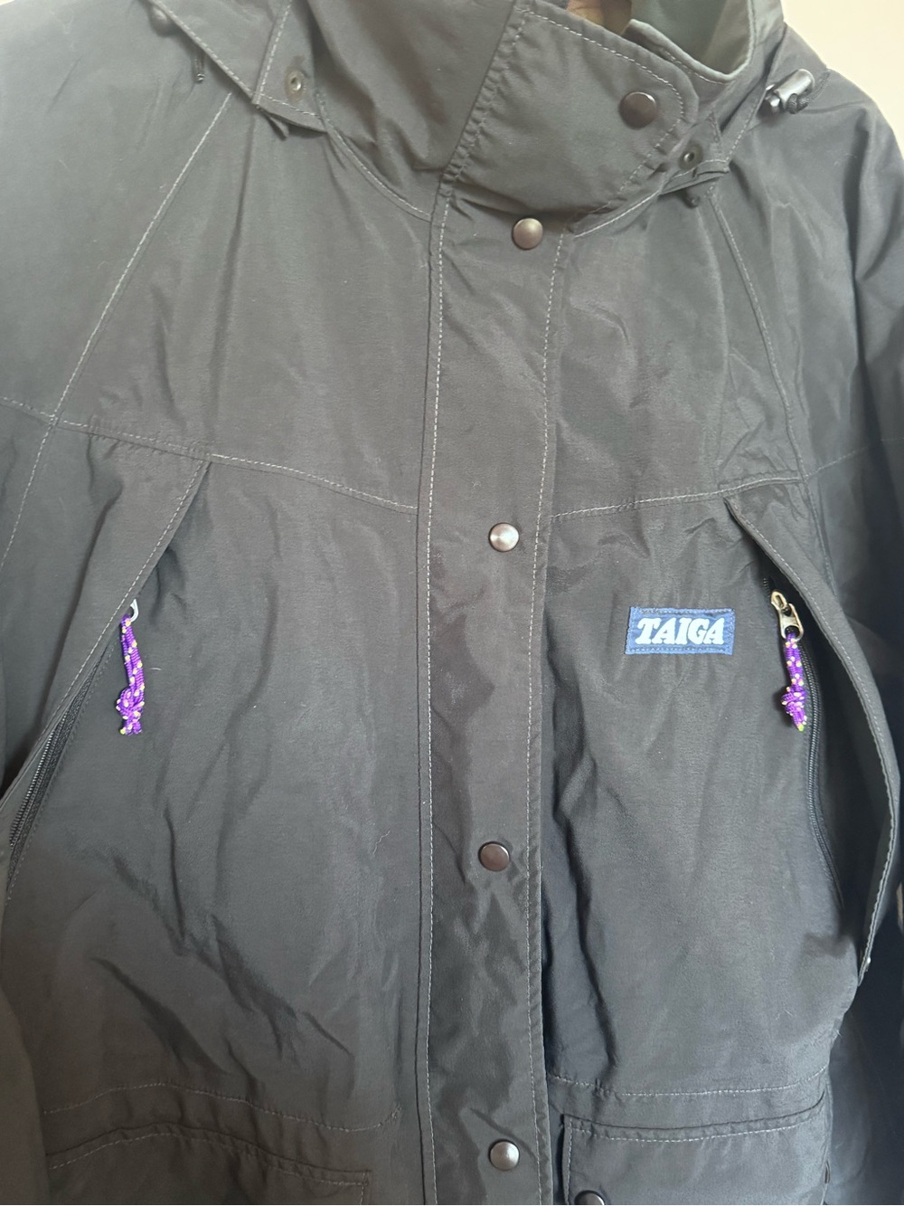Taiga Women’s Black Goretex Waterproof Rain Jacket w/ Retro Purple Zipper Tags - Picture 2 of 10